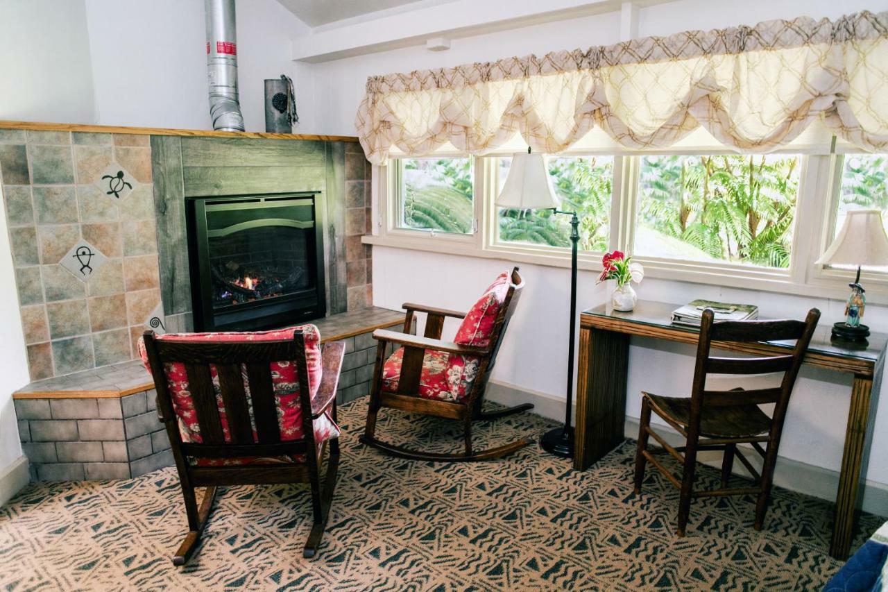 Kilauea Lodge And Restaurant โวลคาโน ภายนอก รูปภาพ